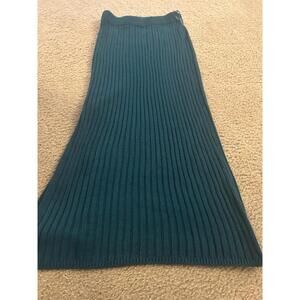 C33 Skirt SHEIN  sweater look like size small woman  slit on side